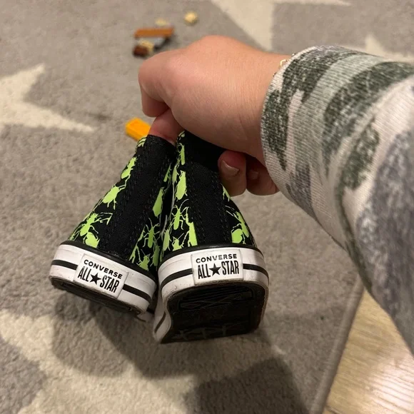 Converse Kids Black and Neon Green High-Tops - Picture 4 of 6